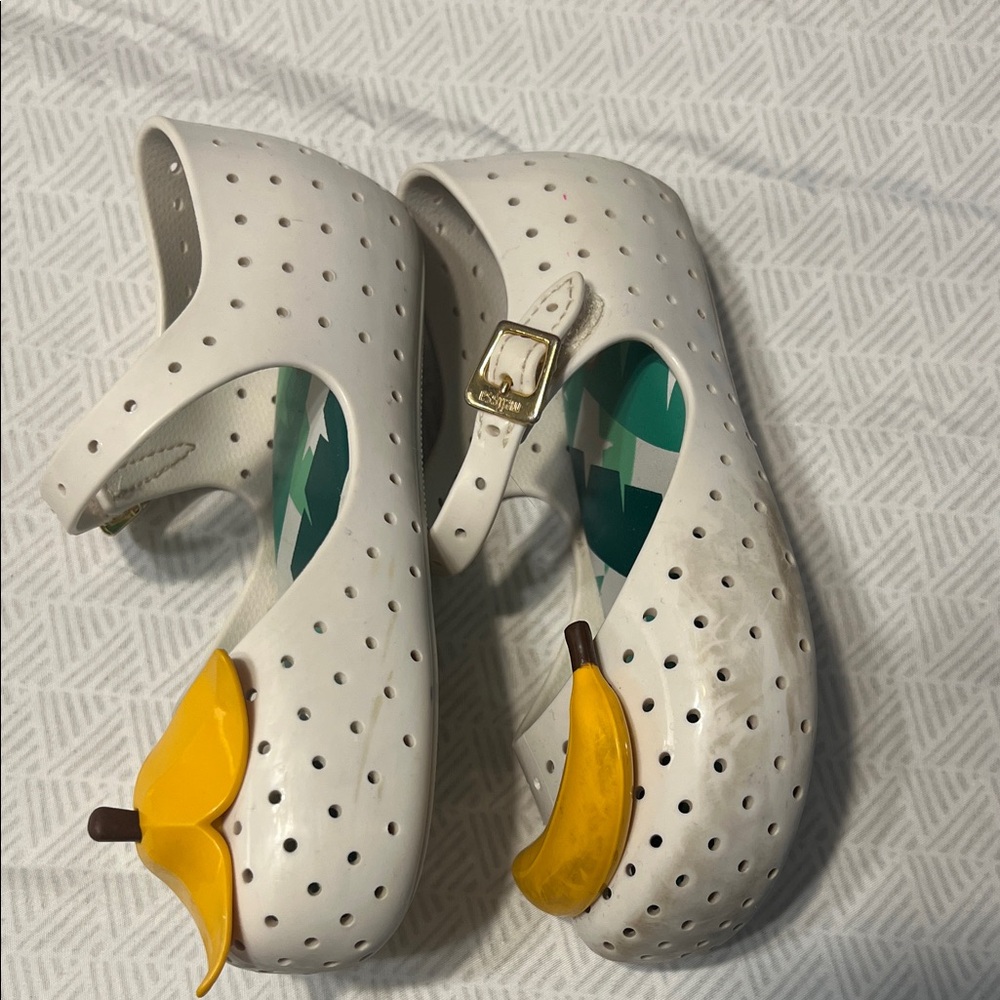 Mini Melissa banana shoes - Picture 2 of 5